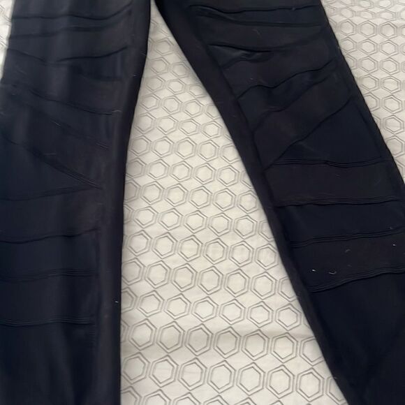 Lululemon black tech mesh align - sizes 2 and 4 are both available- EUC - Picture 3 of 6
